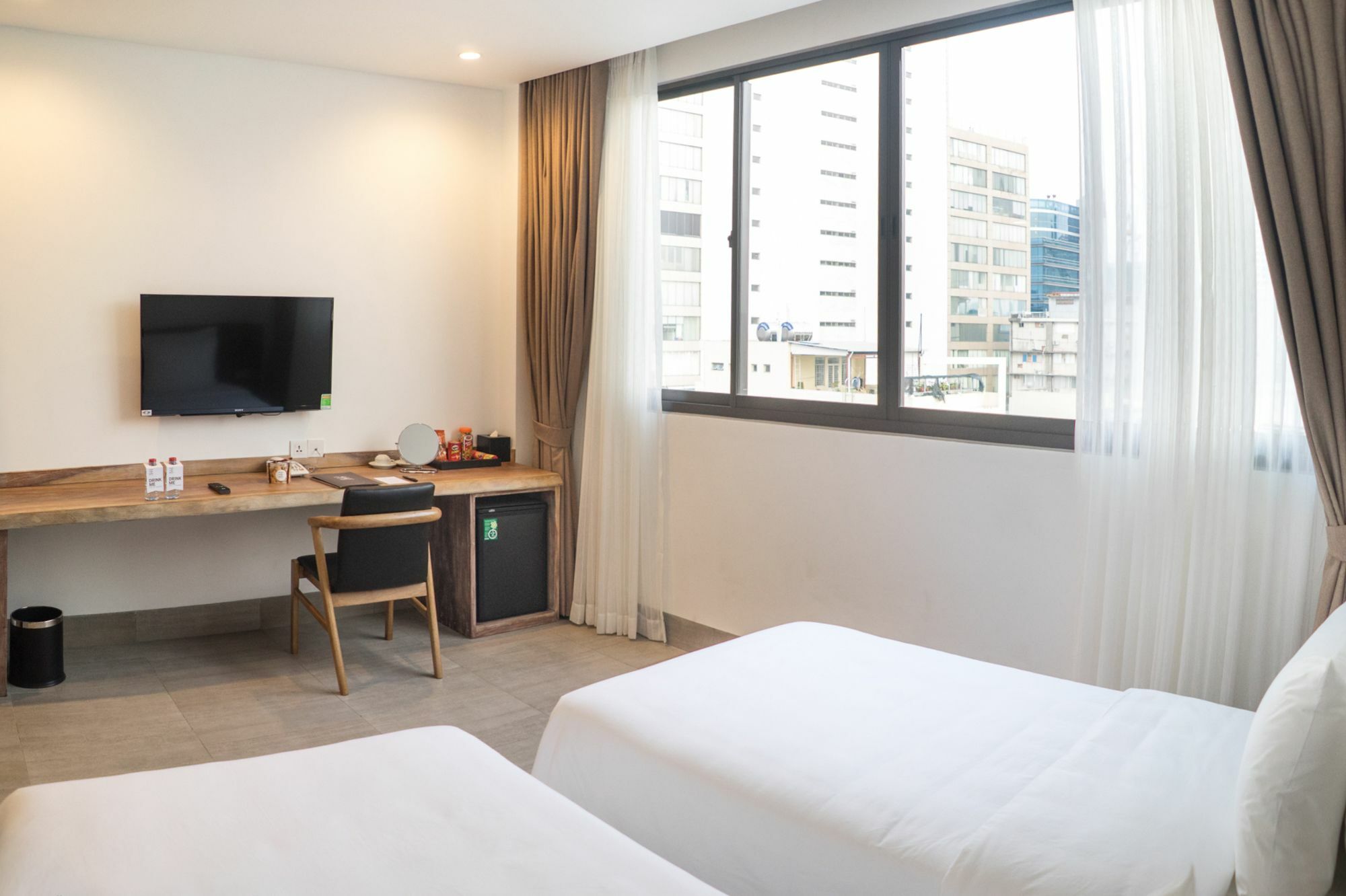 ทริปเปิล อี โฮเต็ล แอนด์ คุยซีน Hotel โฮจิมินห์ซิตี้ ภายนอก รูปภาพ