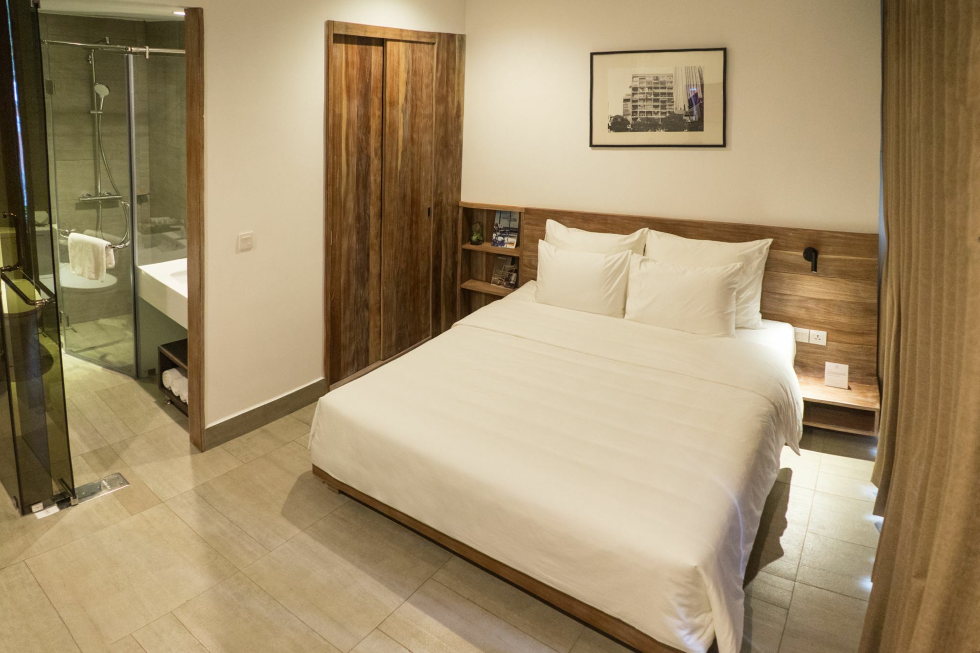ทริปเปิล อี โฮเต็ล แอนด์ คุยซีน Hotel โฮจิมินห์ซิตี้ ภายนอก รูปภาพ