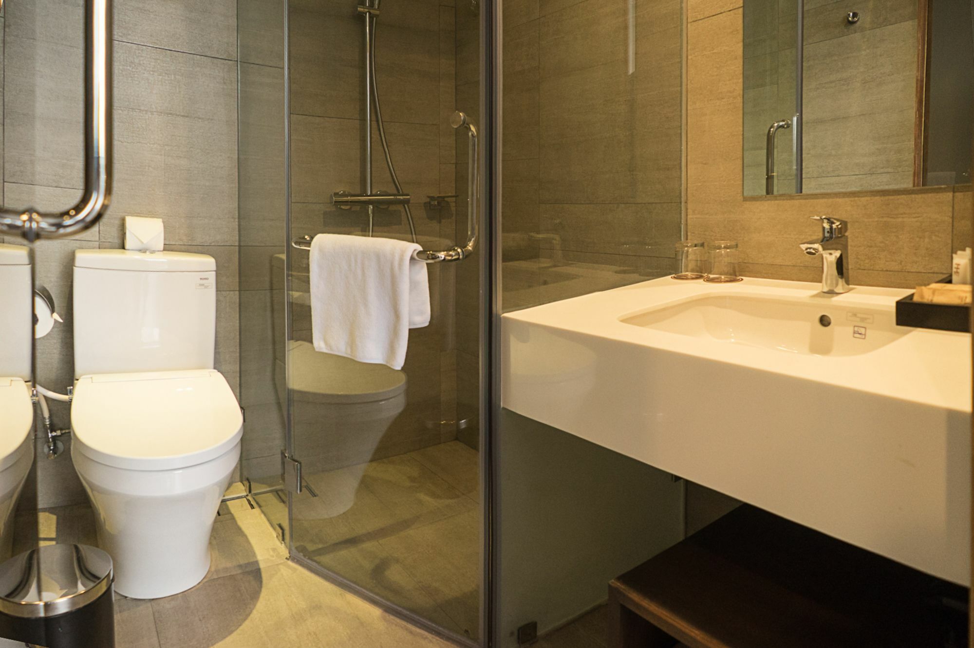 ทริปเปิล อี โฮเต็ล แอนด์ คุยซีน Hotel โฮจิมินห์ซิตี้ ภายนอก รูปภาพ